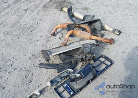 2002 Chevrolet Suburban 1500 Lt from USA, damaged, VIN 3GNEC16Z72G263603